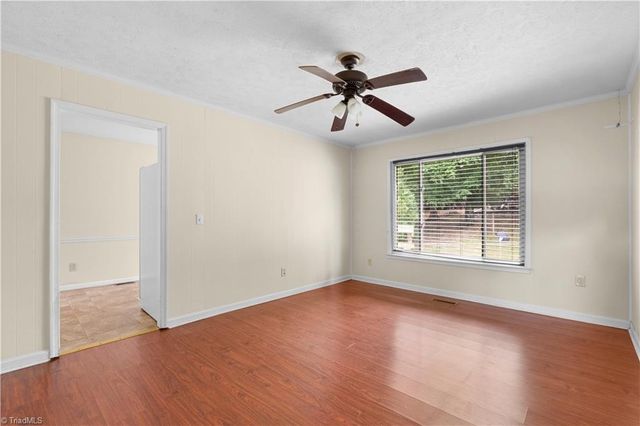 116 Cheltenham Drive, Winston-salem, NC 27103