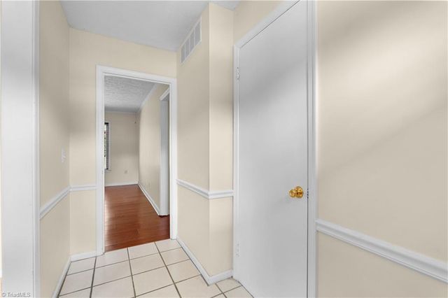 116 Cheltenham Drive, Winston-salem, NC 27103
