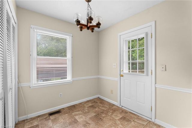 116 Cheltenham Drive, Winston-salem, NC 27103