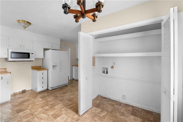 116 Cheltenham Drive, Winston-salem, NC 27103