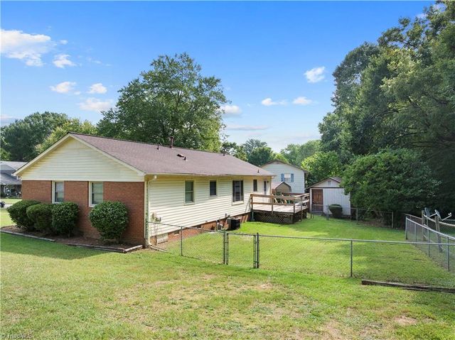 116 Cheltenham Drive, Winston-salem, NC 27103