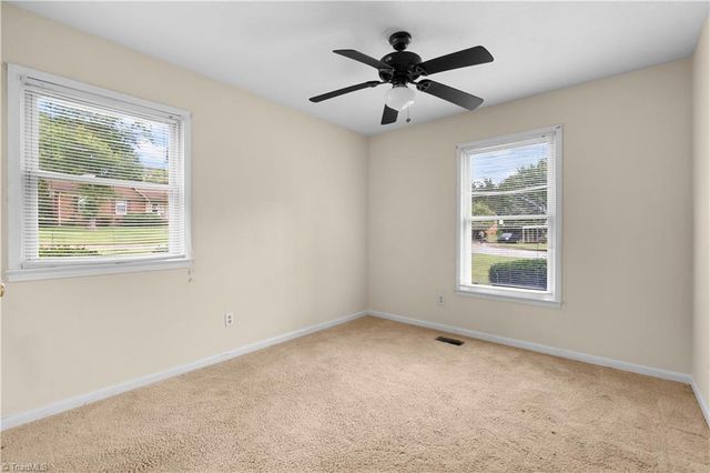 116 Cheltenham Drive, Winston-salem, NC 27103