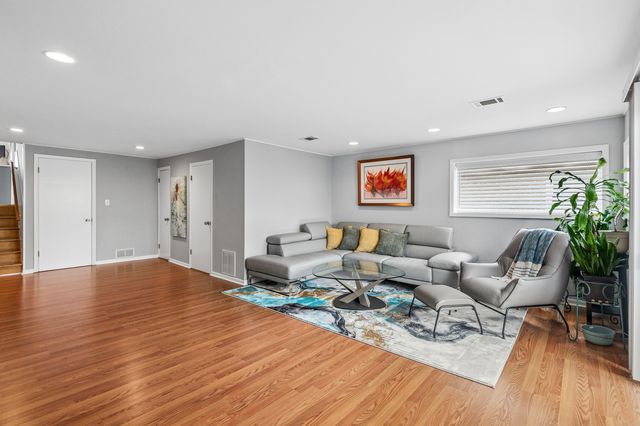 9738 Keystone Avenue, Skokie, IL 60076