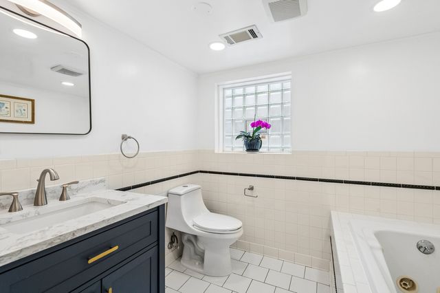 9738 Keystone Avenue, Skokie, IL 60076