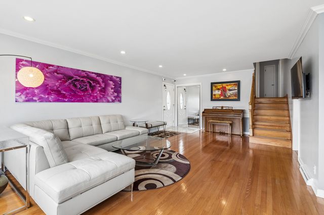 9738 Keystone Avenue, Skokie, IL 60076