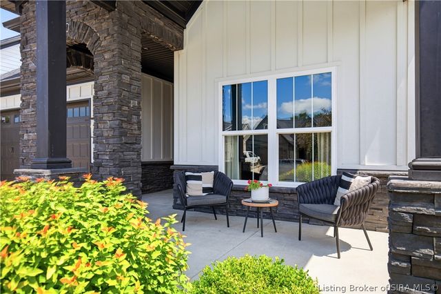 4050 Williams Crossing Way, Jeffersonville, IN 47130