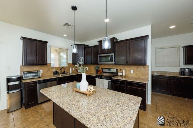 12192 S LAUREL LN, Yuma, AZ 85367