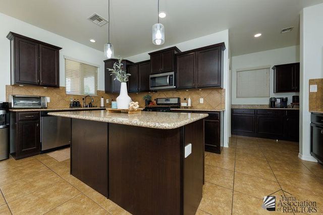 12192 S LAUREL LN, Yuma, AZ 85367