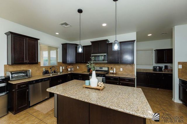 12192 S LAUREL LN, Yuma, AZ 85367
