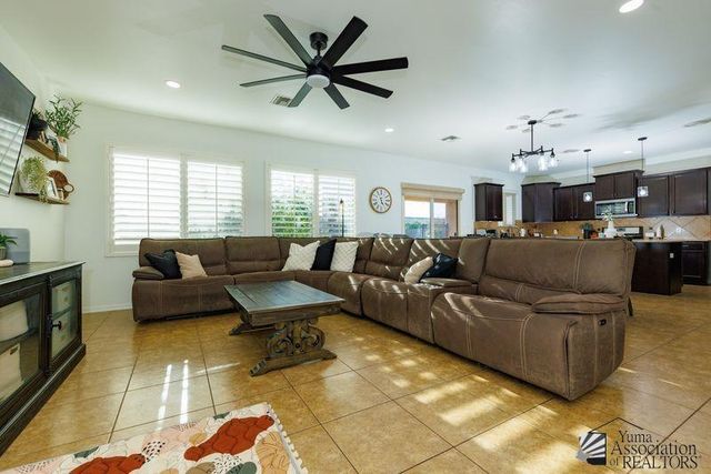 12192 S LAUREL LN, Yuma, AZ 85367