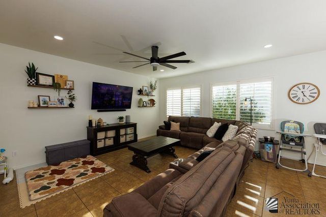 12192 S LAUREL LN, Yuma, AZ 85367