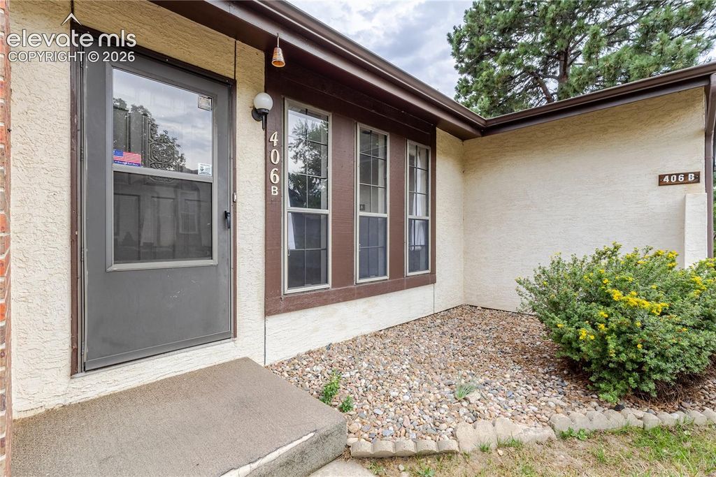 406 Valley Hi Circle B, Colorado Springs, CO 80910 — photo 2