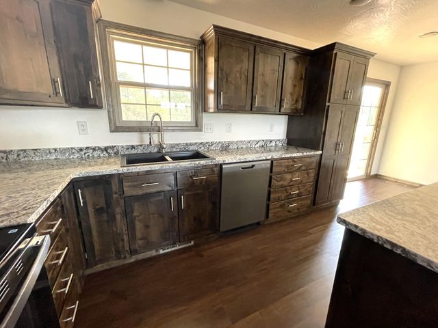 128 Somerset Road, Buffalo, MO 65622