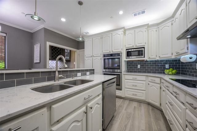 17060 Upper Bay Road, Addison, TX 75001