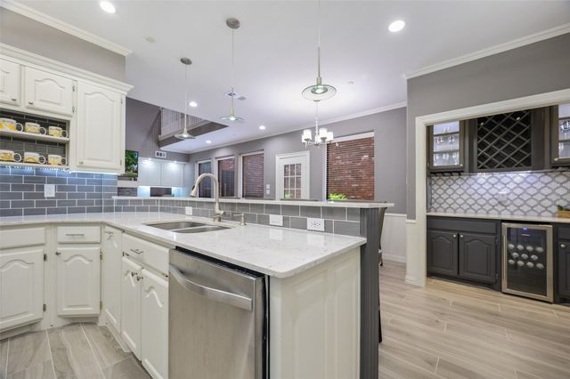 17060 Upper Bay Road, Addison, TX 75001