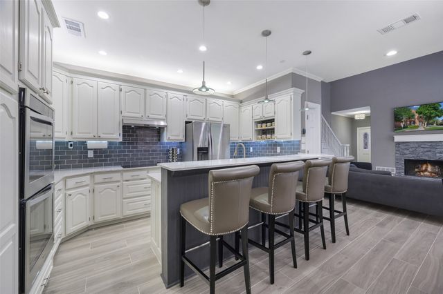 17060 Upper Bay Road, Addison, TX 75001
