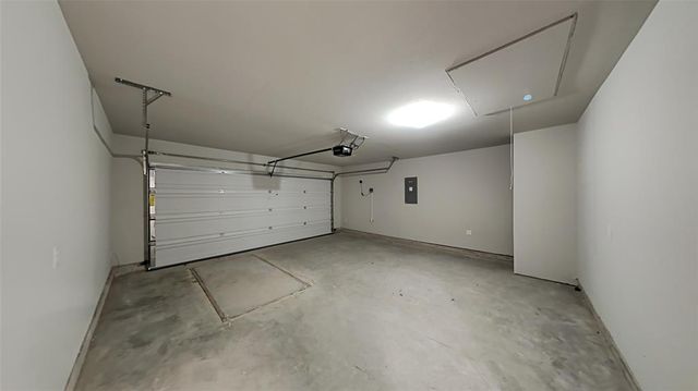 4221 Moonlight Road, Mustang, OK 73064