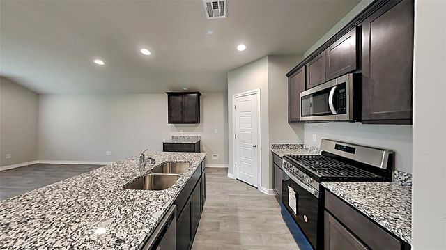 4221 Moonlight Road, Mustang, OK 73064