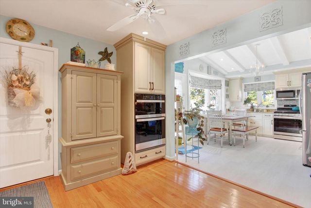 10 OLD FARM LN, New Freedom, PA 17349