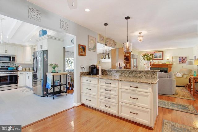 10 OLD FARM LN, New Freedom, PA 17349