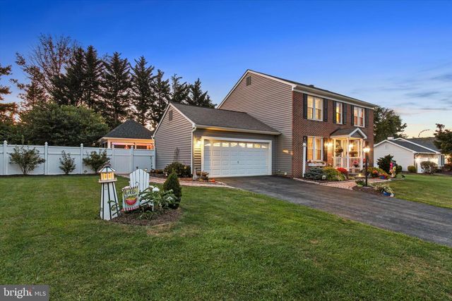 10 OLD FARM LN, New Freedom, PA 17349