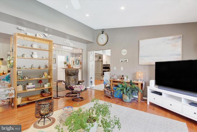 10 OLD FARM LN, New Freedom, PA 17349