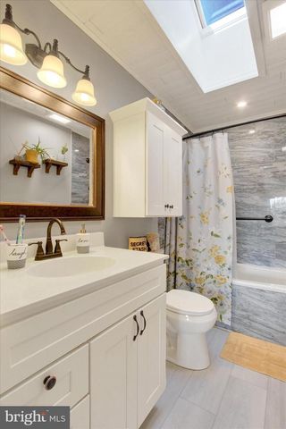 10 OLD FARM LN, New Freedom, PA 17349