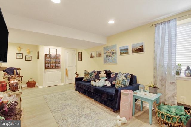 10 OLD FARM LN, New Freedom, PA 17349