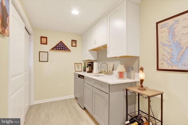 10 OLD FARM LN, New Freedom, PA 17349