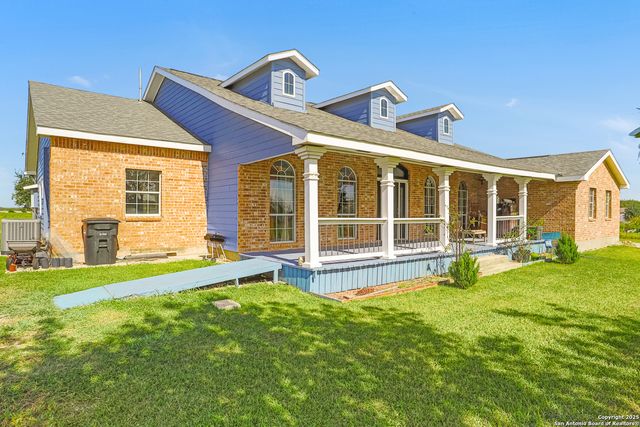 2504 Schwab, Seguin, TX 78155