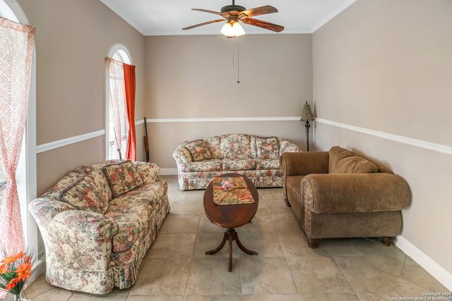 2504 Schwab, Seguin, TX 78155