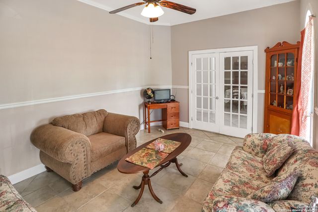 2504 Schwab, Seguin, TX 78155