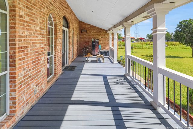 2504 Schwab, Seguin, TX 78155