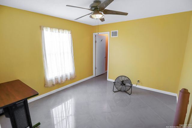 2504 Schwab, Seguin, TX 78155