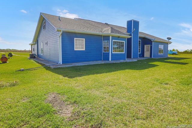2504 Schwab, Seguin, TX 78155