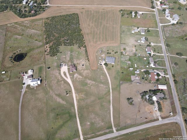 2504 Schwab, Seguin, TX 78155