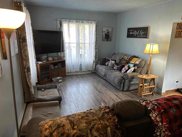 202 W 10TH STREET, Neillsville, WI 54456