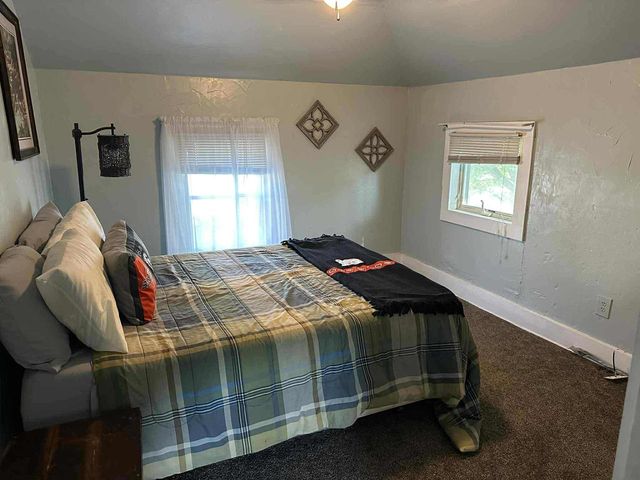 202 W 10TH STREET, Neillsville, WI 54456