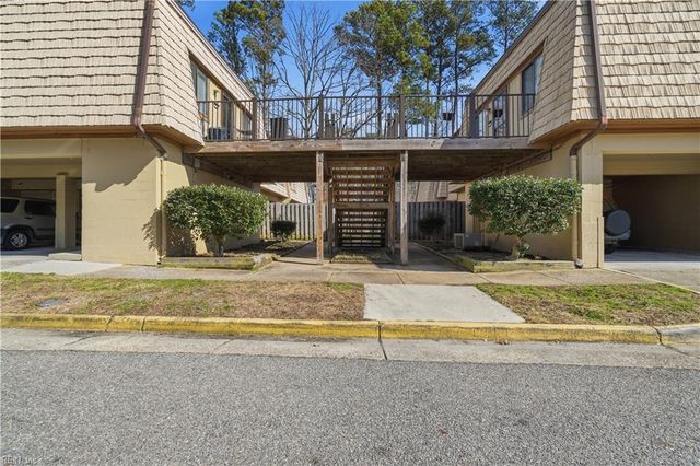 1554 Monterry PL, Newport News, VA 23608