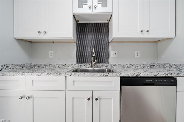 1554 Monterry PL, Newport News, VA 23608