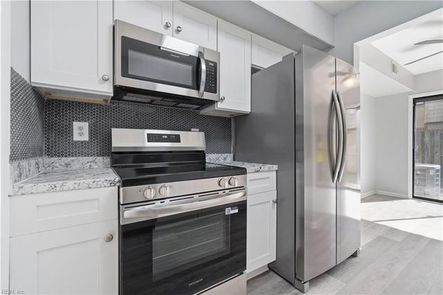 1554 Monterry PL, Newport News, VA 23608