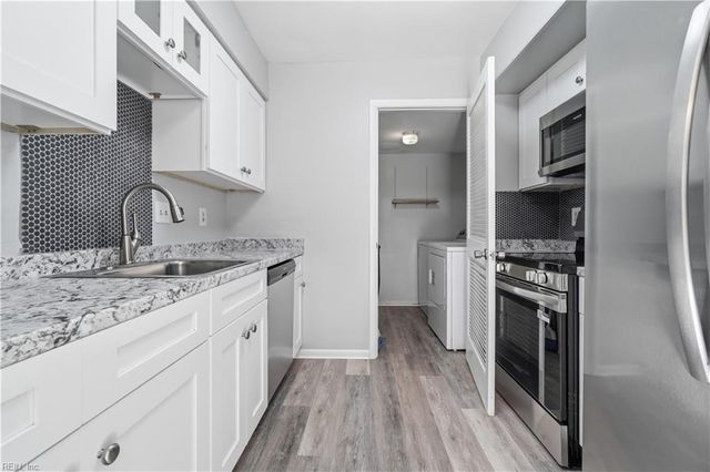 1554 Monterry PL, Newport News, VA 23608