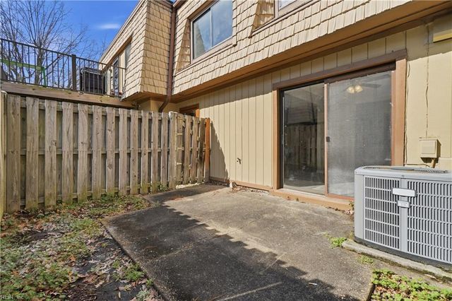 1554 Monterry PL, Newport News, VA 23608