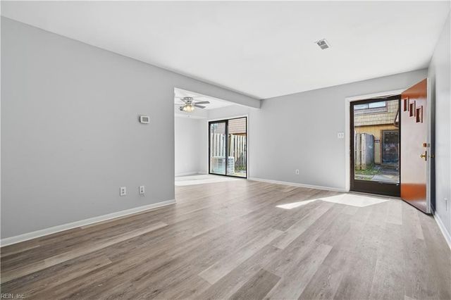 1554 Monterry PL, Newport News, VA 23608