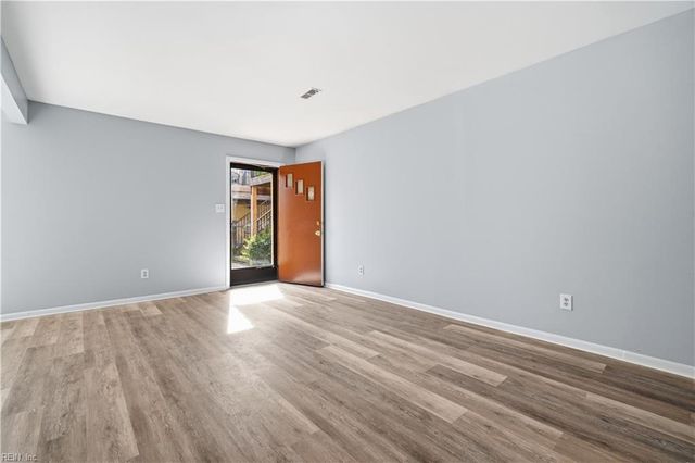 1554 Monterry PL, Newport News, VA 23608