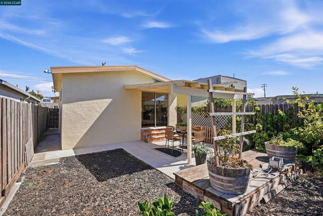 2114 Gaynor Ave, Richmond, CA 94801
