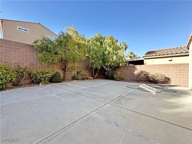 2421 Lilac Cove Street, Las Vegas, NV 89135