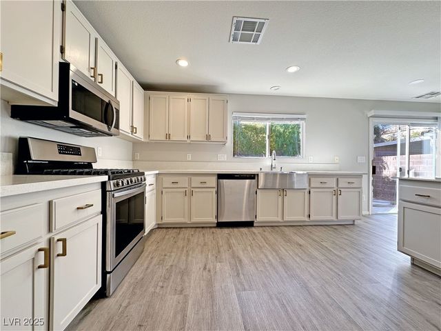 2421 Lilac Cove Street, Las Vegas, NV 89135