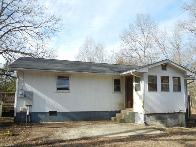 1034 Cascade Avenue, Eden, NC 27288