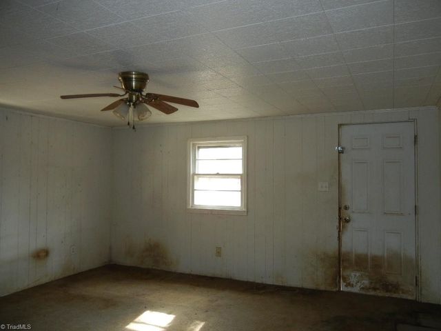1034 Cascade Avenue, Eden, NC 27288